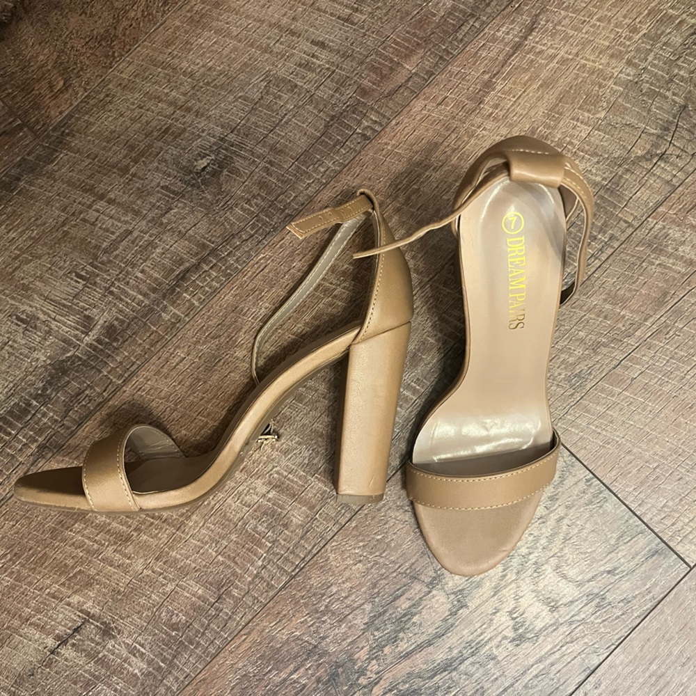 Dream Pairs Brown Ankle Strap Heels - Picture 4 of 6